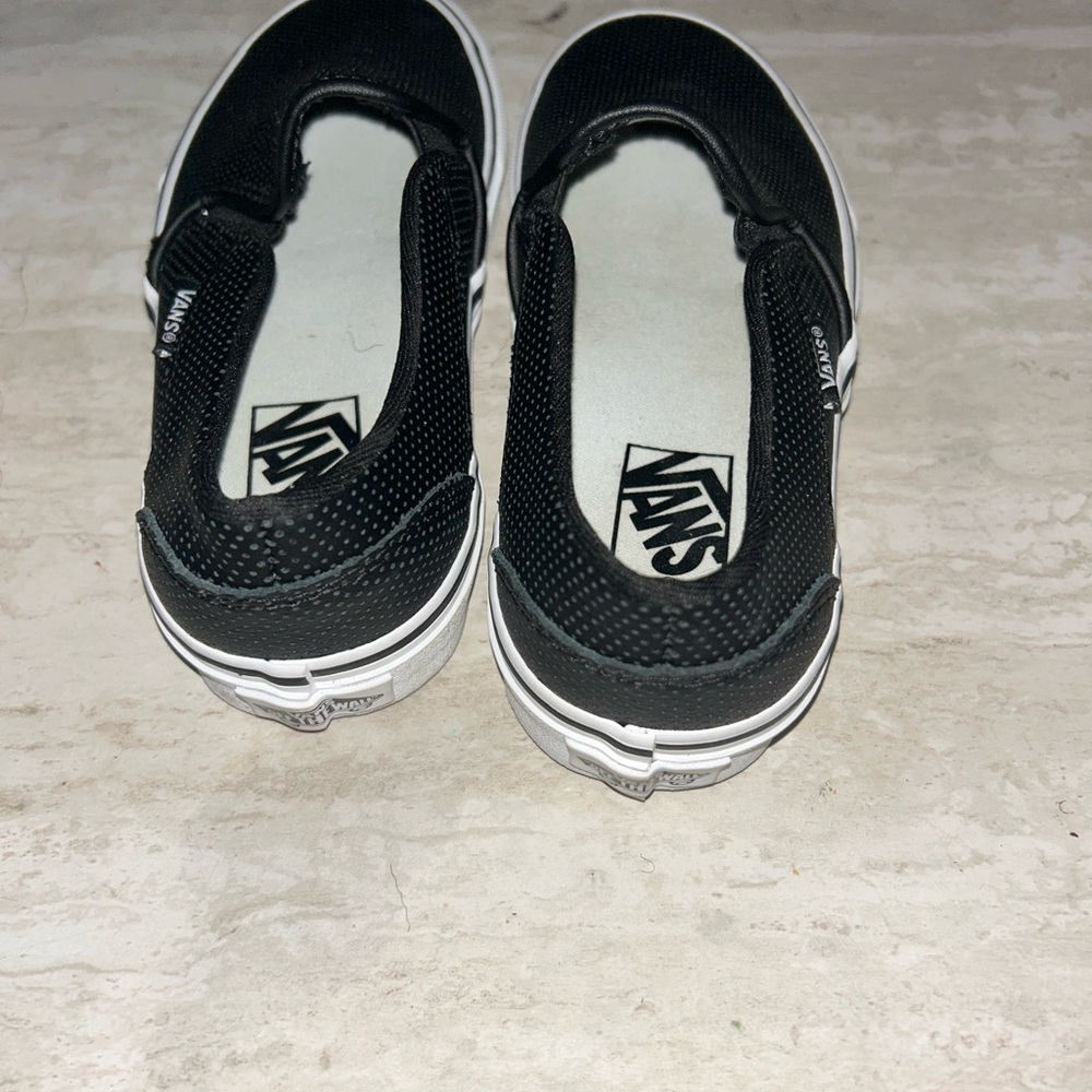 Vans woman classic  Slip-On Sneakers in Black - Picture 4 of 5